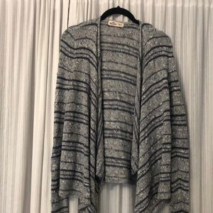 Hollister cardigan XS